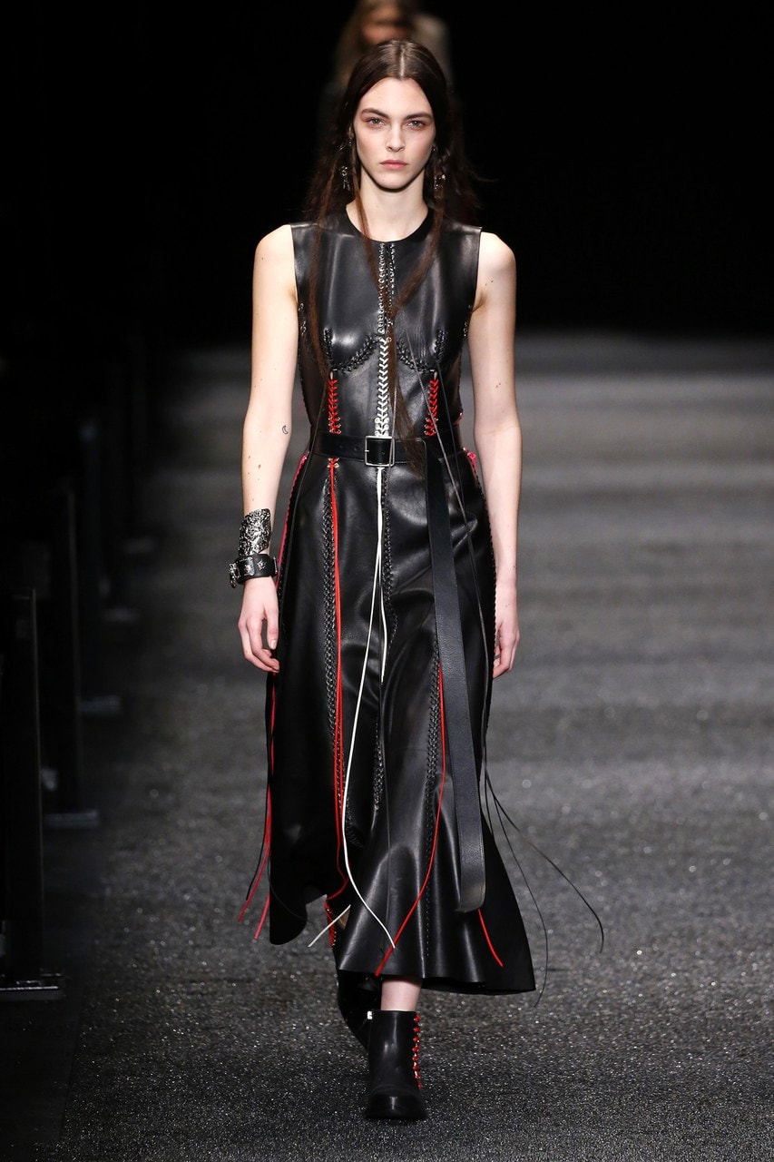 Paris Fashion Week Autunno/Inverno 2017/18 Alexander McQueen